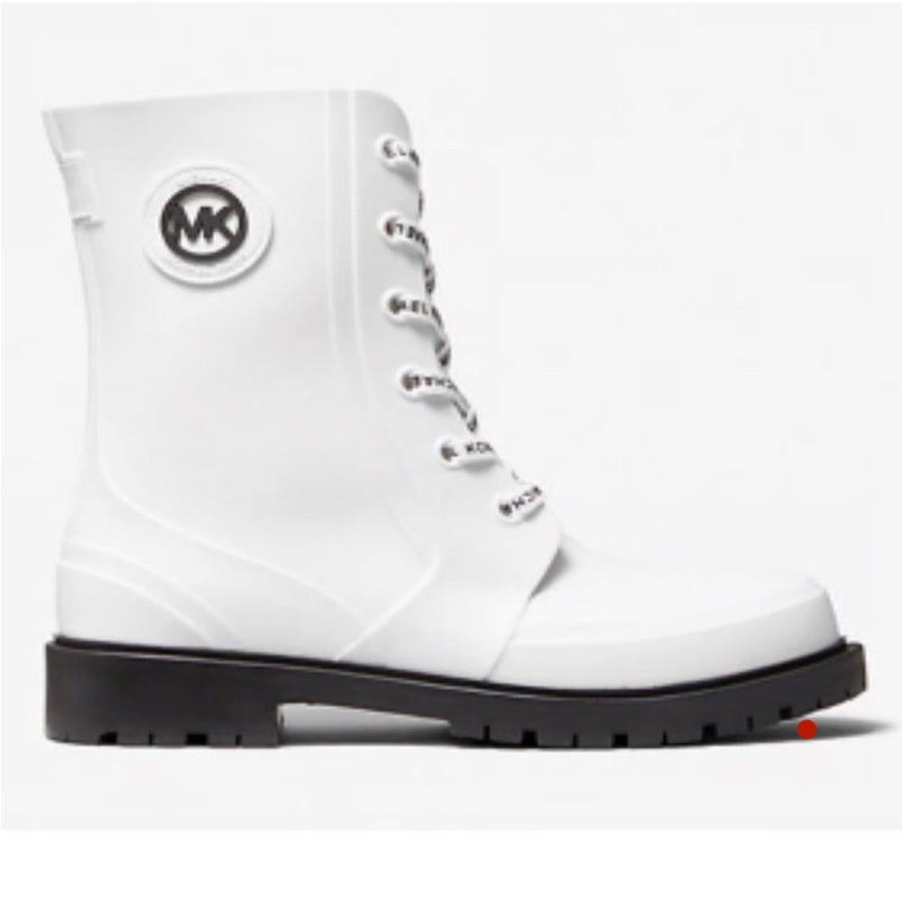 BRAND NEW! Still in Box! 
Michael Kors PVC White/Black Rain boot w/lining!
